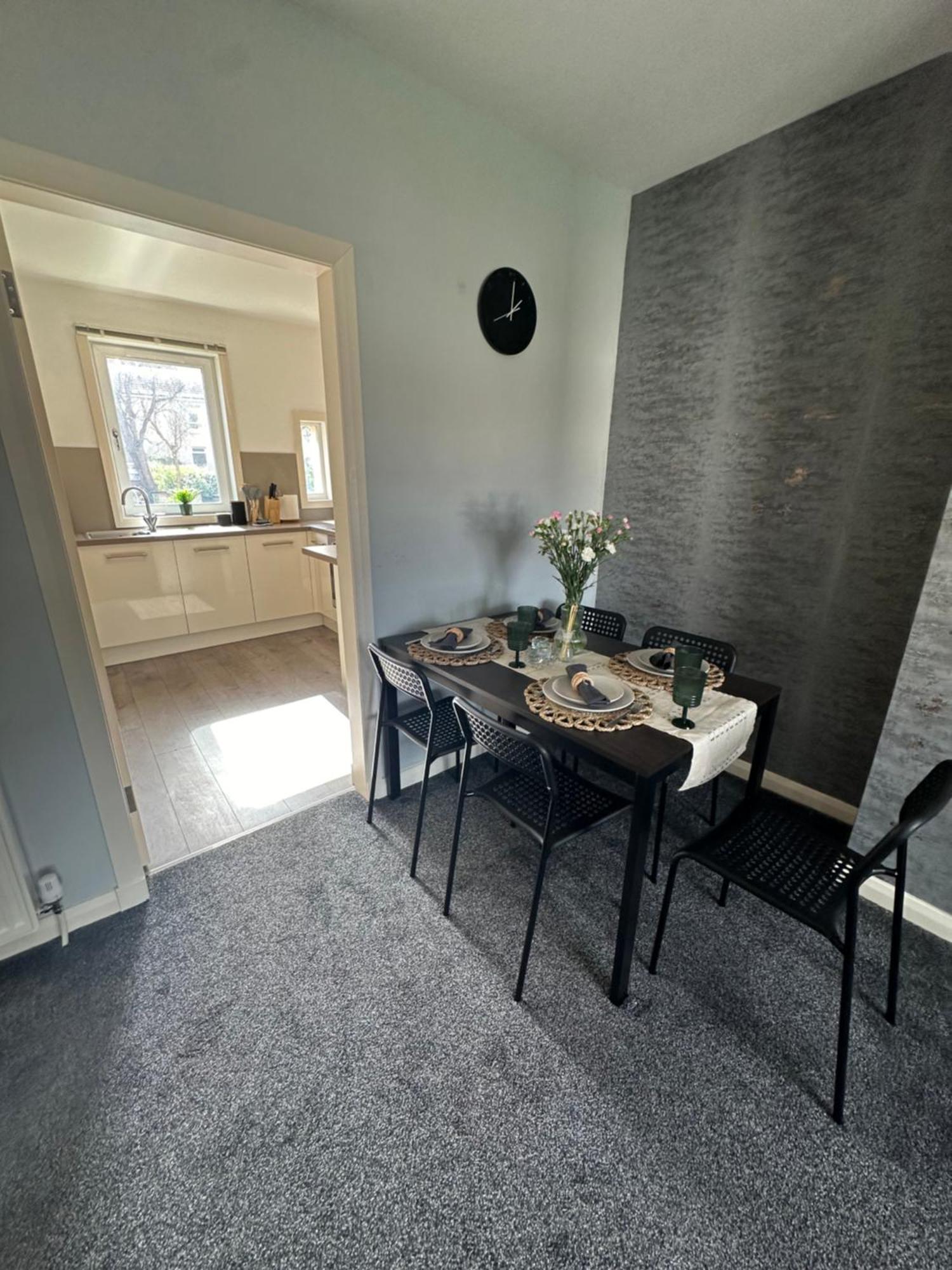 Glasgow Modern Style Home , Separate Entrance Extérieur photo
